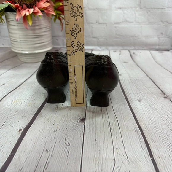 stuart weitzman leather designer kitten heel pump bronze color sz 9 SS narrow - Picture 2 of 14